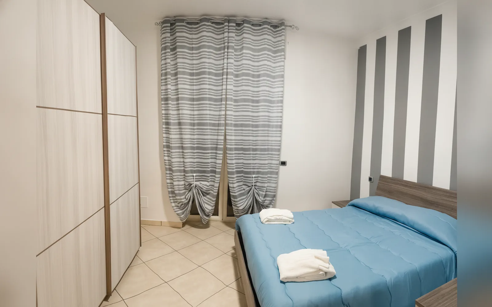 Camera con bagno privato — CasaRos, Napoli (Veneto) (foto 2)